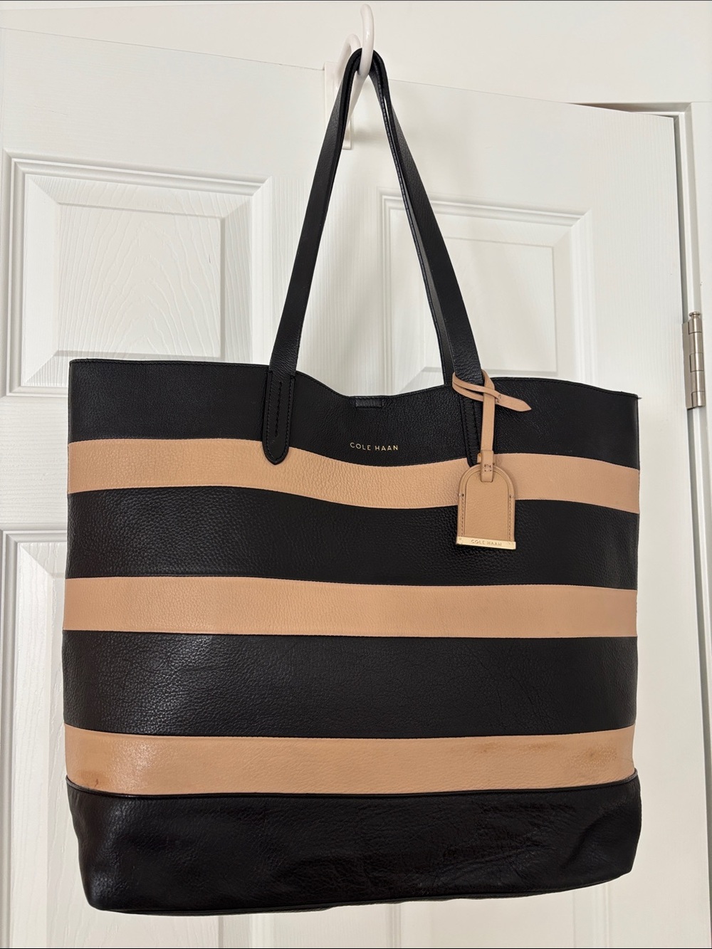 Cole Haan Black tan Striped Leather Tote bag satchel interior zip & slot pocket
